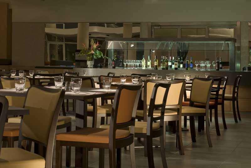 Hilton Garden Inn Rome Airport Фиумичино Ресторант снимка