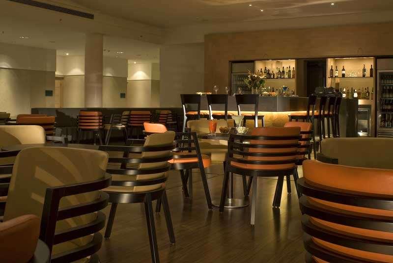 Hilton Garden Inn Rome Airport Фиумичино Ресторант снимка