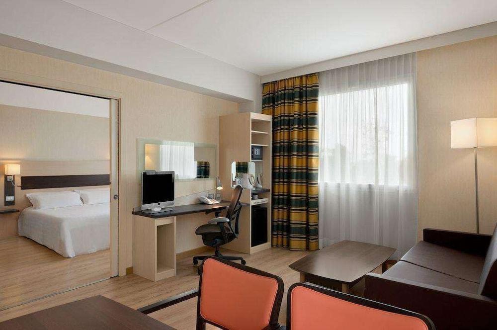 Hilton Garden Inn Rome Airport Фиумичино Екстериор снимка