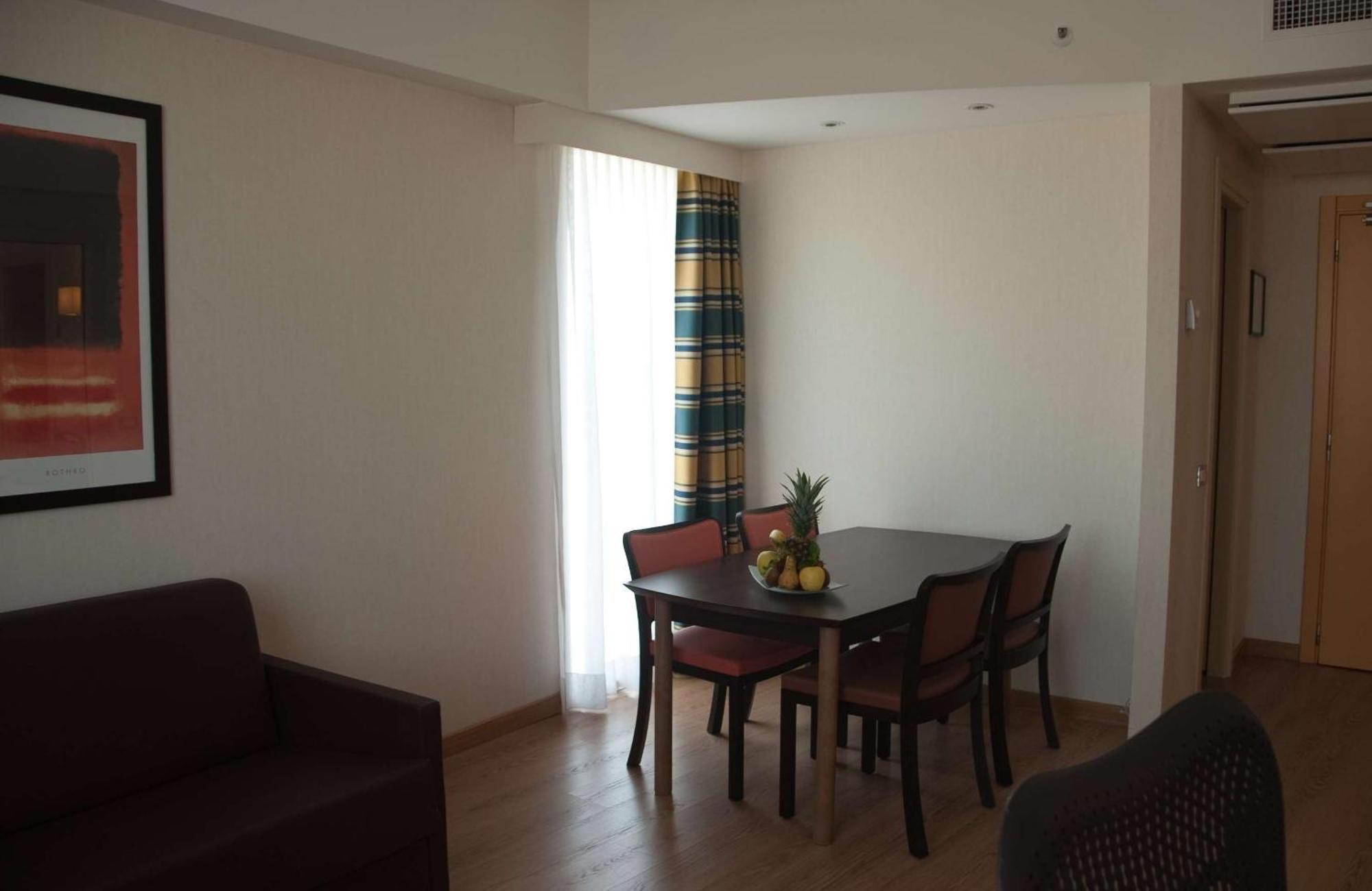 Hilton Garden Inn Rome Airport Фиумичино Екстериор снимка