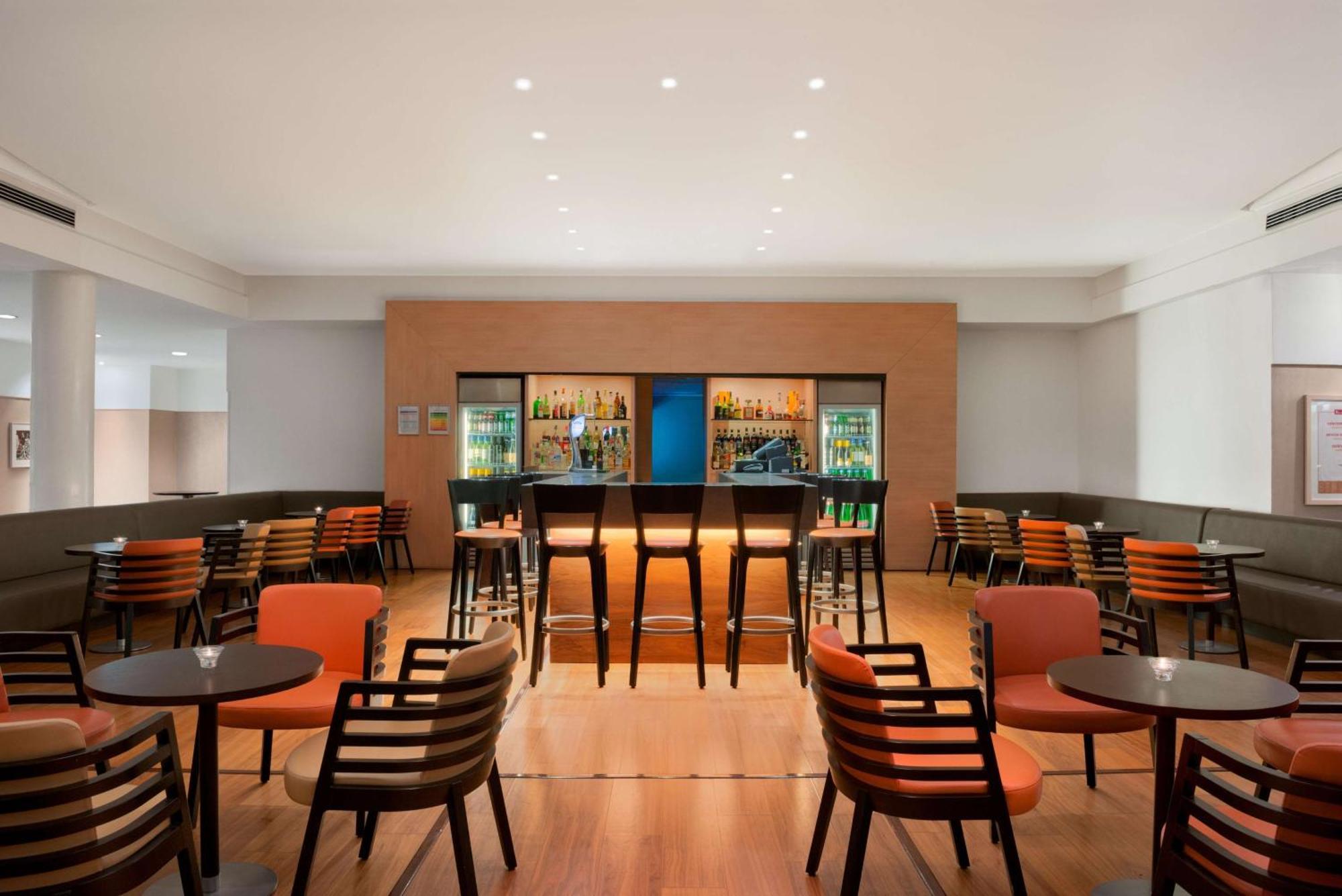 Hilton Garden Inn Rome Airport Фиумичино Екстериор снимка