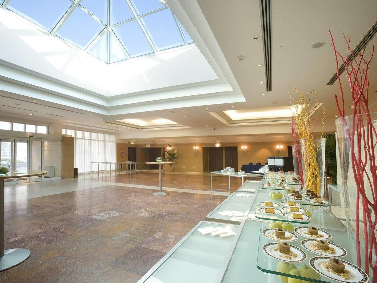 Hilton Garden Inn Rome Airport Фиумичино Екстериор снимка